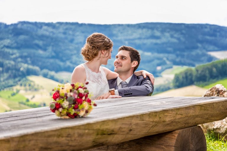Hochzeit in Welschensteinach Brautpaar Panorama 768x512